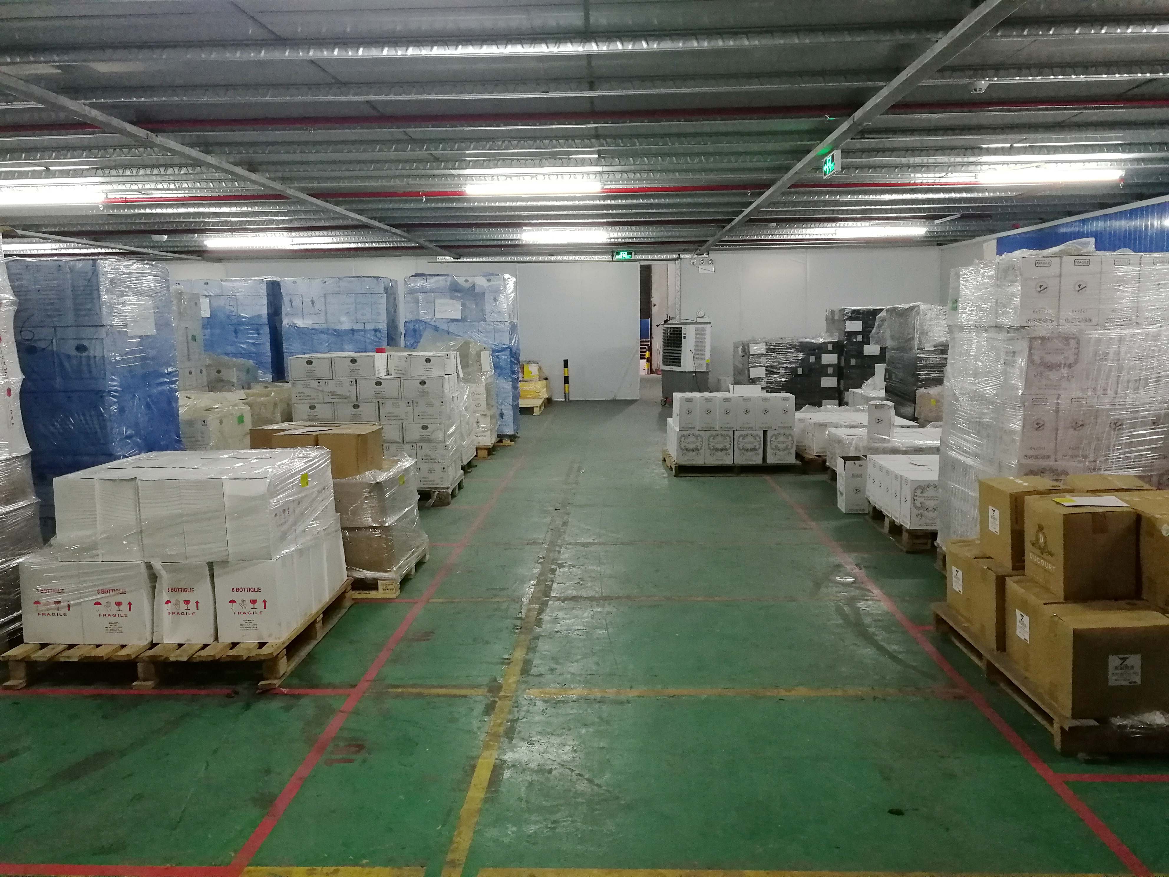 顏龍車行門店 高效倉儲服務，保障您的愛車無憂